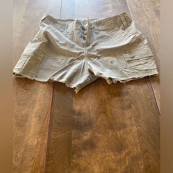 NWT American Eagle Women’s 90s Boyfriend Shorts - Picture 2 of 10